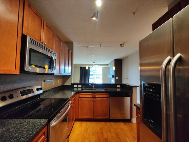 Building Photo - 9019 E Panorama Cir Unit D-404