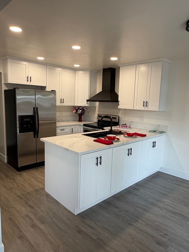 Kitchen - 5128 Greenberry Dr Unit 5128 Greenberry Drive