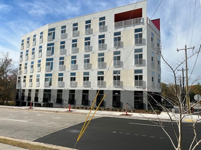 Puerto de la ciudad - 600 S Duke St Unidad 51