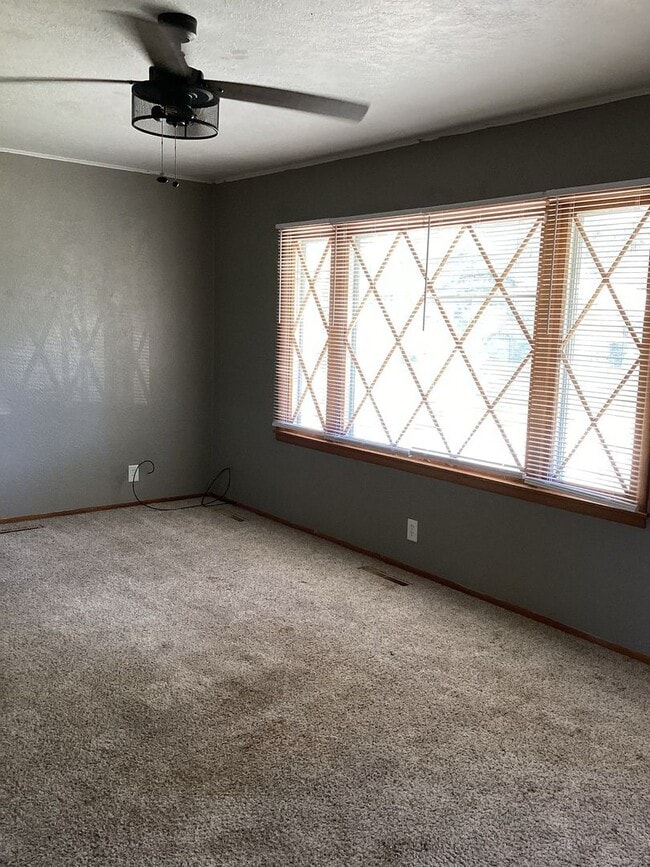 Photo - COMING SOON: CUTE 3 BEDROOM / 1 BATHROOM HOUSE IN LAMAR MO!! WITH CAR GARAGE!