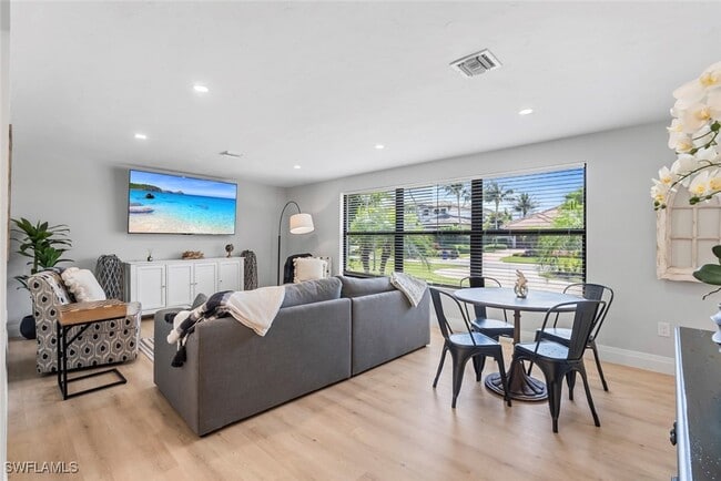 Building Photo - 4222 Crayton Rd