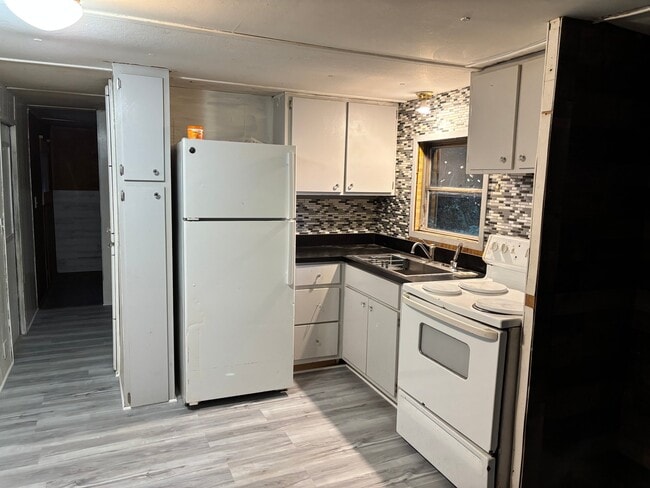 Photo - 107 W Bonnell St