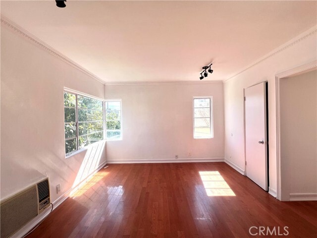 Photo - 5253 Denny Ave