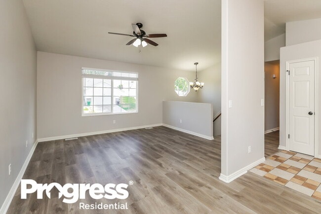 Photo - 486 W 225 N
