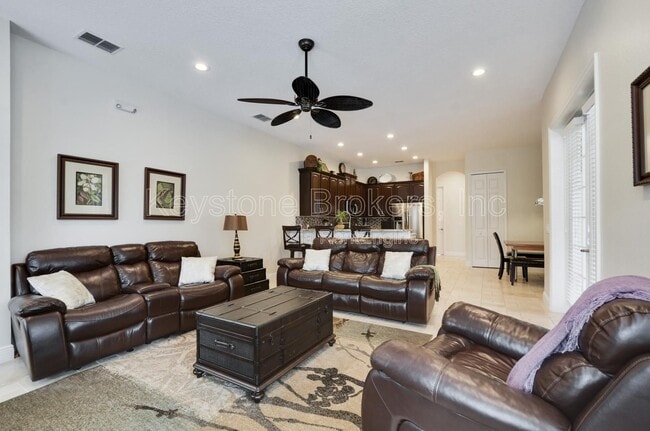 Photo - 2708 Formosa Ave