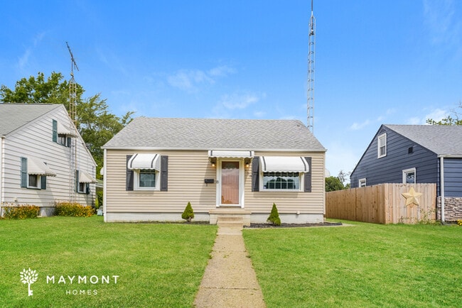 Building Photo - 758 E College St Rental