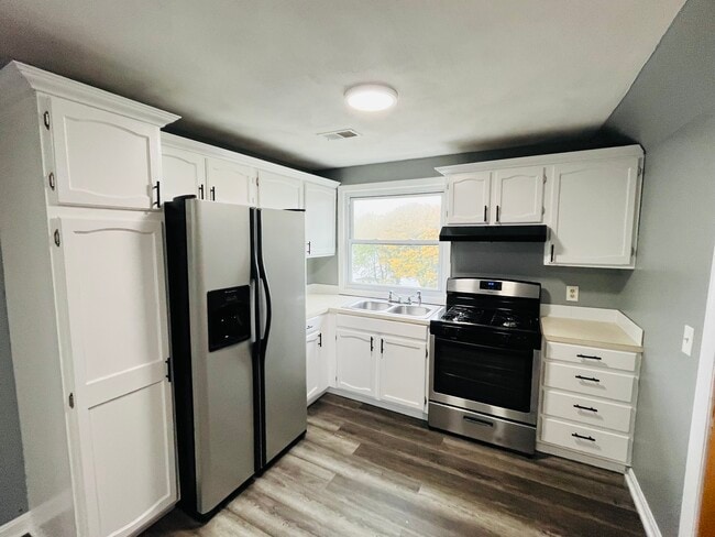 Building Photo - 1186 Riverside Ave Unit Waterview