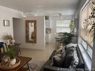 Photo - 841 NE 40th St
