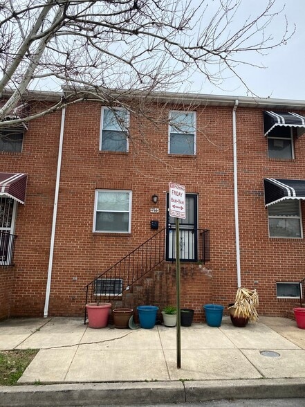 916 N Lakewood Ave