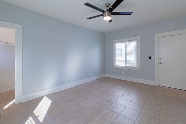 Photo - 1711 E Appleton St Apartment Unit 05