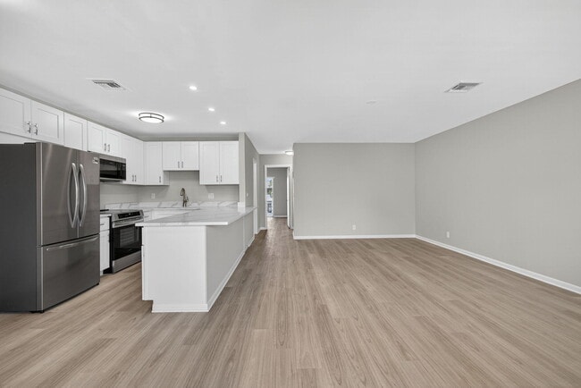 Building Photo - 42 Easthampton B