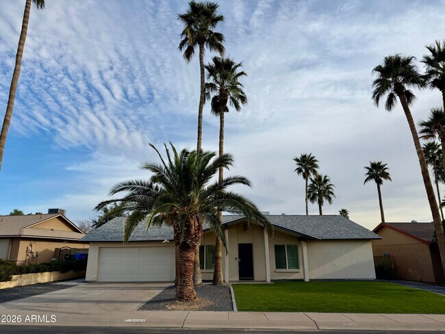 Building Photo - 5022 E Salinas St