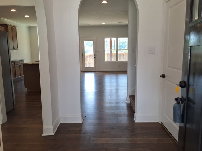 Photo - West Knoxville 37932 - 4 bedroom, 2 bath home in desirable Hardin Valley area. - Contact Sharon A...