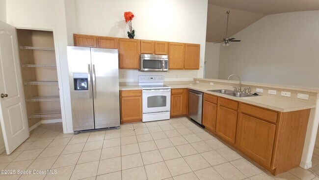 Photo - 1020 Venetian Dr Unit 202