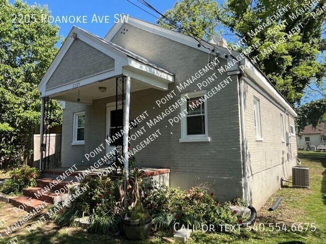 Photo - 2205 Roanoke Ave SW