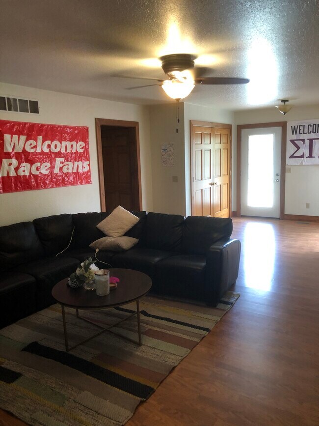 Photo - 908 S Washington St