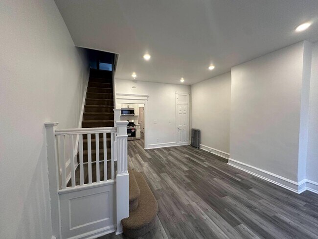 Photo - 2449 N 33rd St