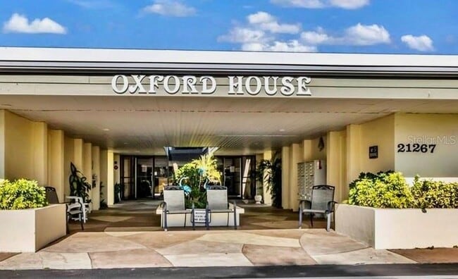 Building Photo - 21267 Gertrude Ave Unit 114