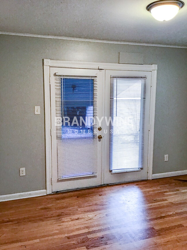 Photo - 3035 Christine Rd