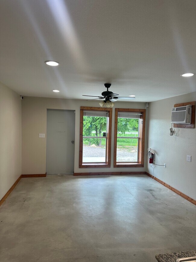 Photo - 4072 Old Lorena Rd