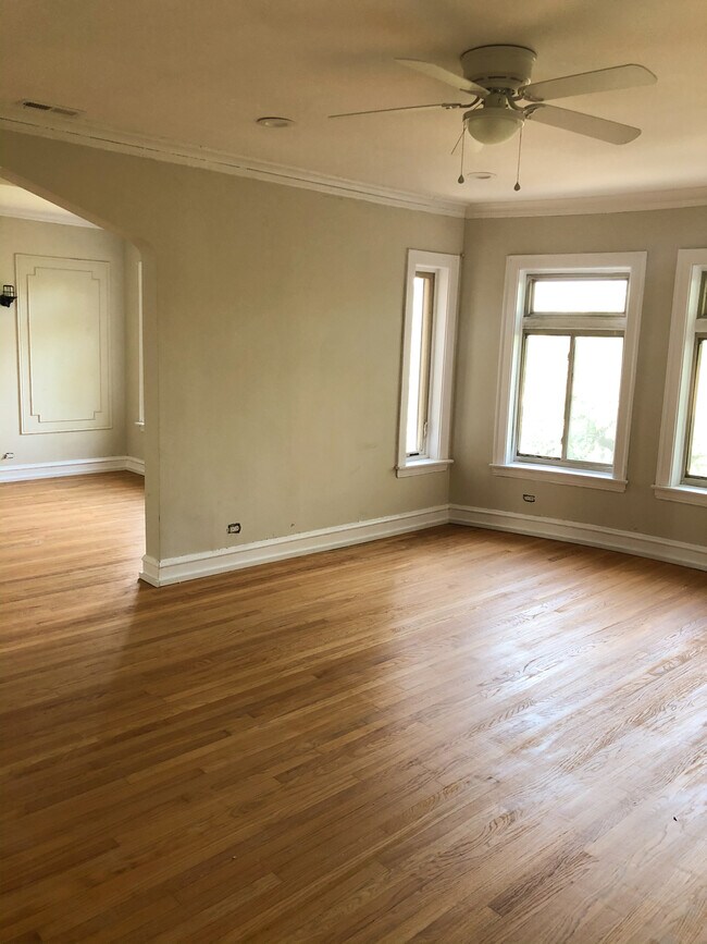 Photo - 7845 S Kingston Ave Unit 3