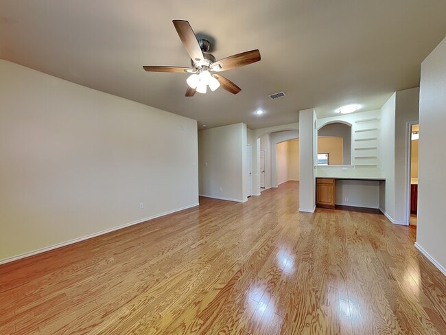 Photo - 1032 Bending Oak Dr