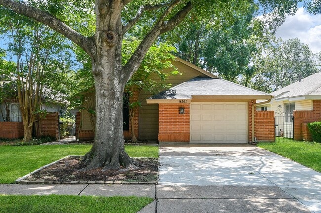 Building Photo - 8562 Laurel Trails Dr Rental
