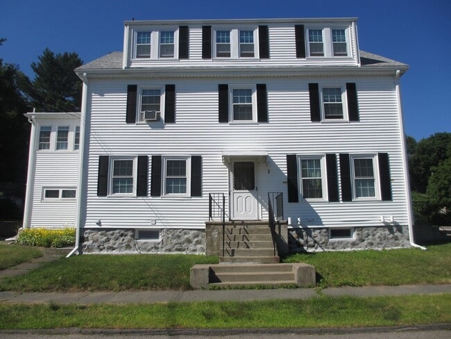 Building Photo - 62 Washington St