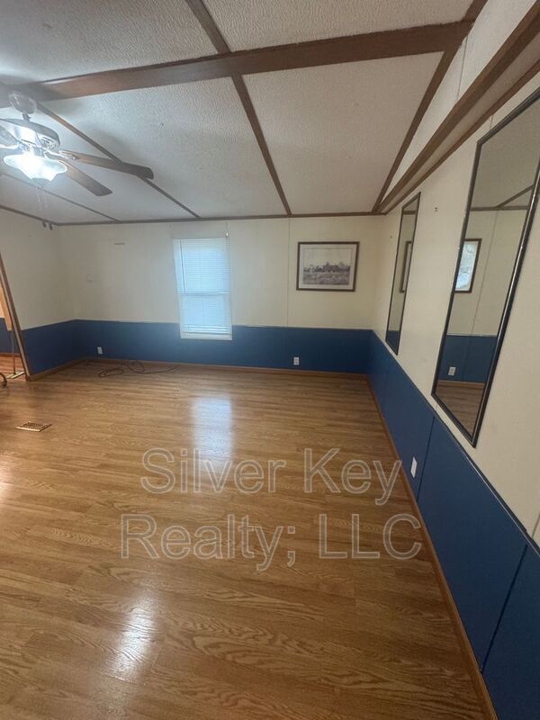 Photo - 3000 Congress Pkwy S