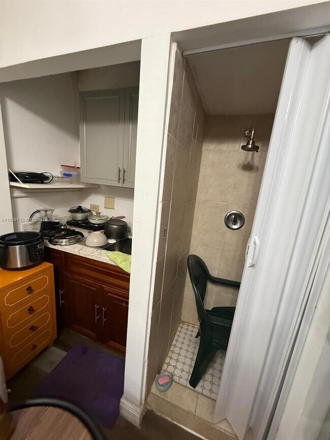 Photo - 3 bedroom in Miami Spring FL 33166