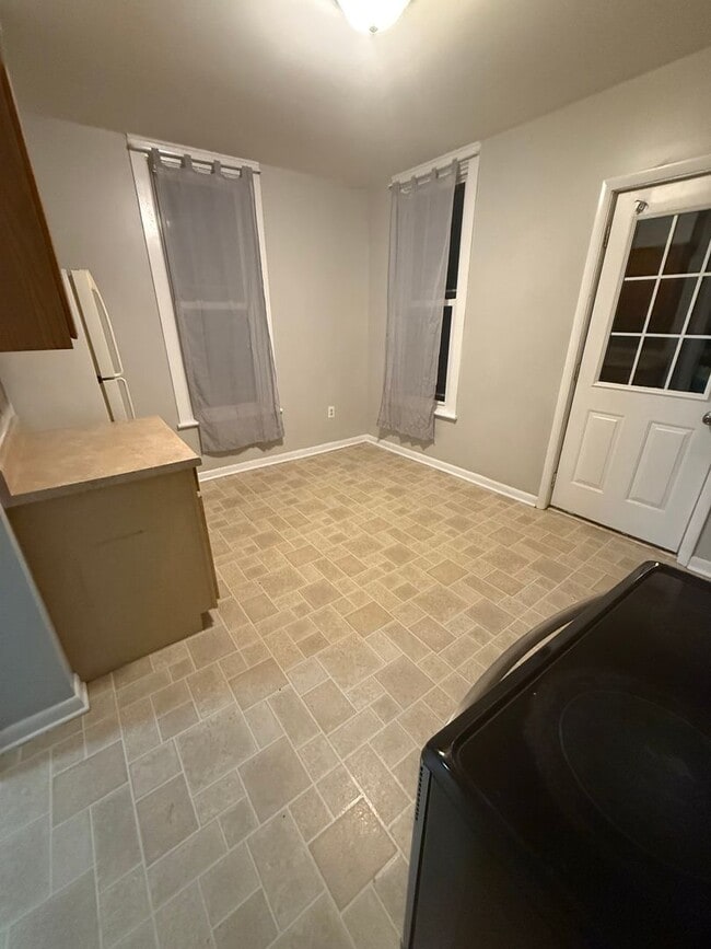 Photo - 1018-1020 Cameron Avenue Unit 1020