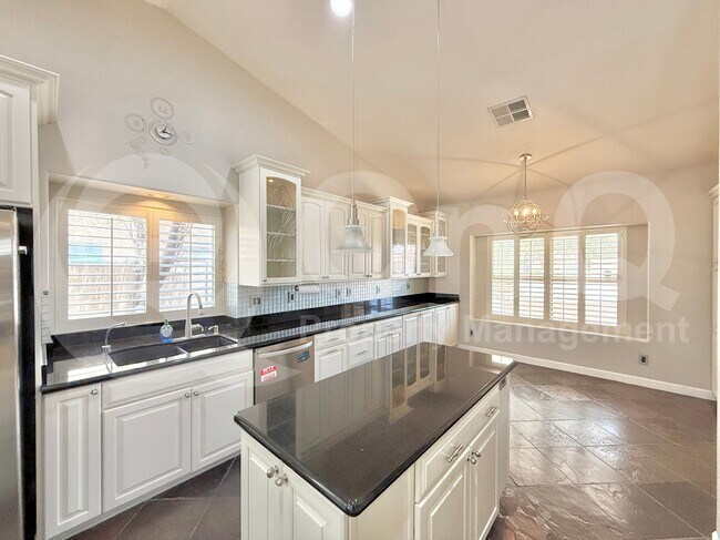 Photo - 5508 E Kings Ave