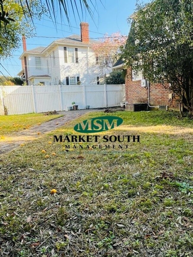 Photo - 3 Bedroom Beauty Loaded With Charm & Character