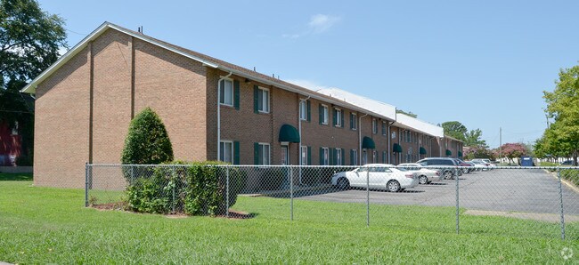 Photo - 811-819 E 29th St