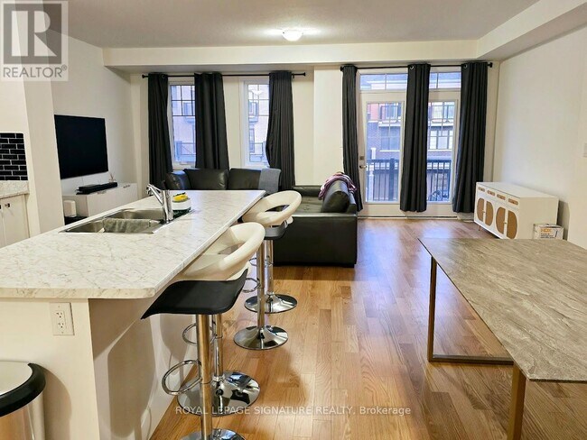 Photo - 80 Norwich Cres