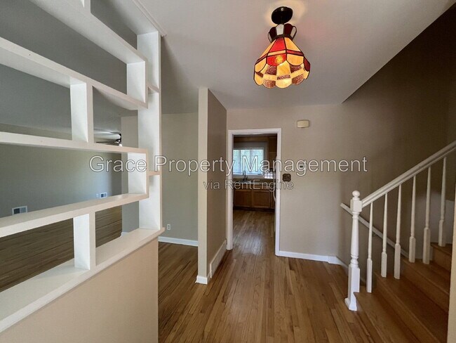 Photo - 10541 Livingston Dr