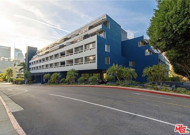 Building Photo - 880 W 1st St Unit 613