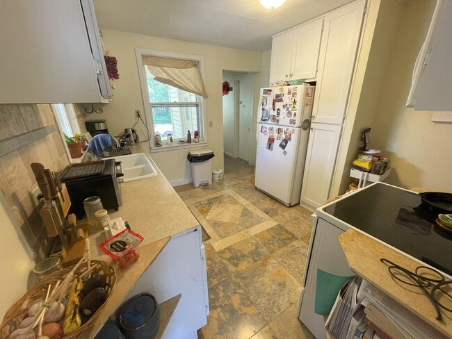Photo - 817 E 5th St
