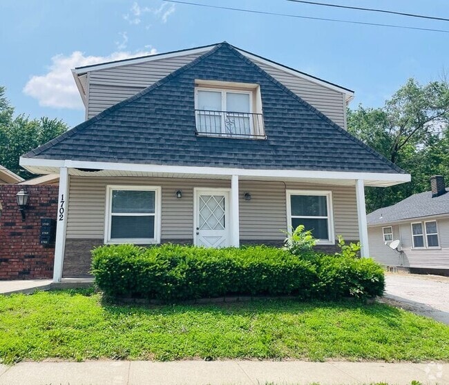 Building Photo - 1702 S Sterling Ave Rental