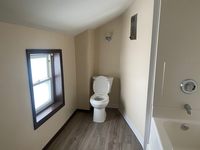 Photo - 77 Aurora St Unidad Upper Front