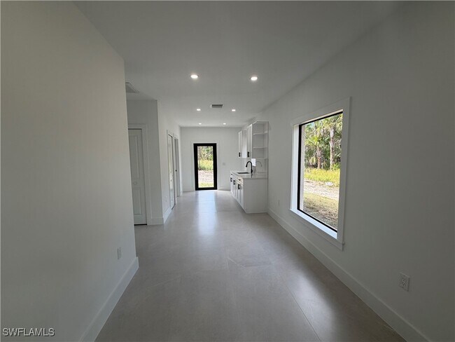 Photo - 4141 Everglades Blvd S