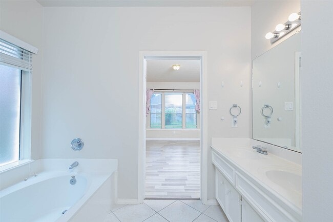 Photo - 21418 Grand Hollow Ln