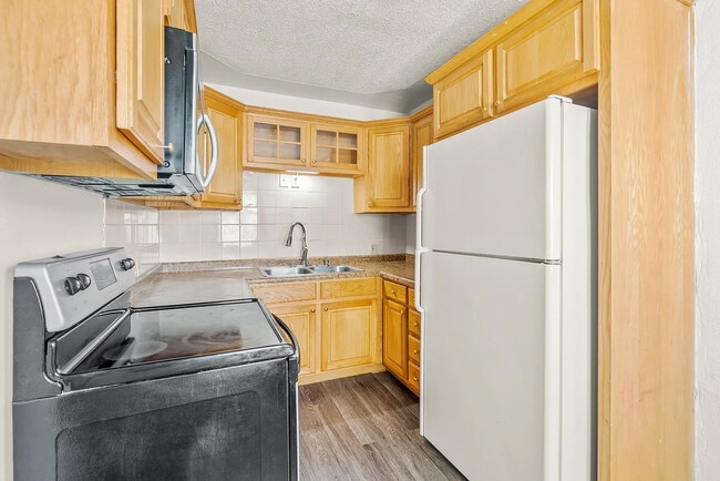 Photo - 1520 W 9th St