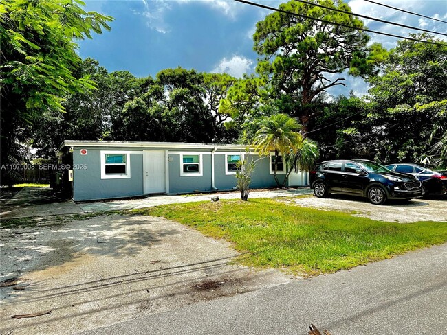 Photo - 1279 NE 40th Pl Unit 3
