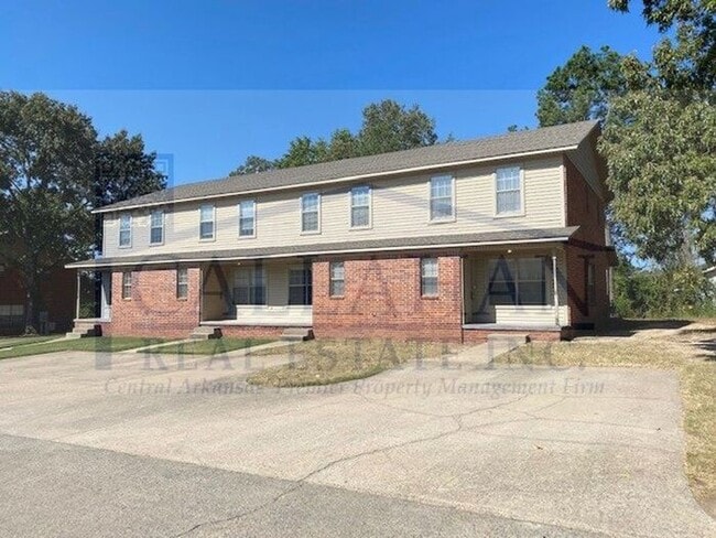 Building Photo - Sherwood 2 Bedroom Townhome