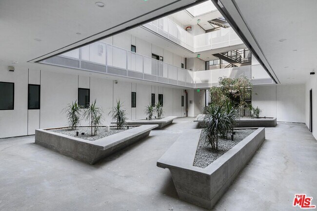 Photo - 829 Larrabee St Unidad 303