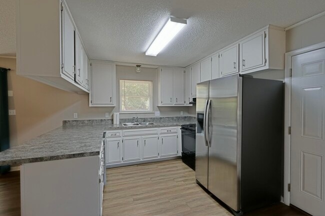 Photo - 3363 El Portal St