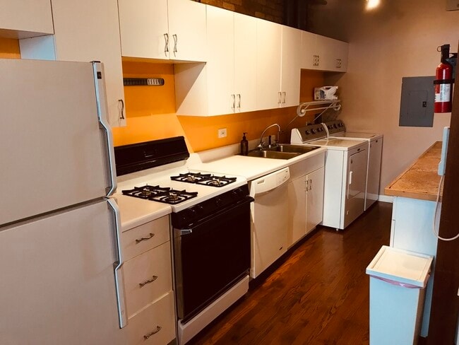 Photo - 1322 Oakton St Unit 6