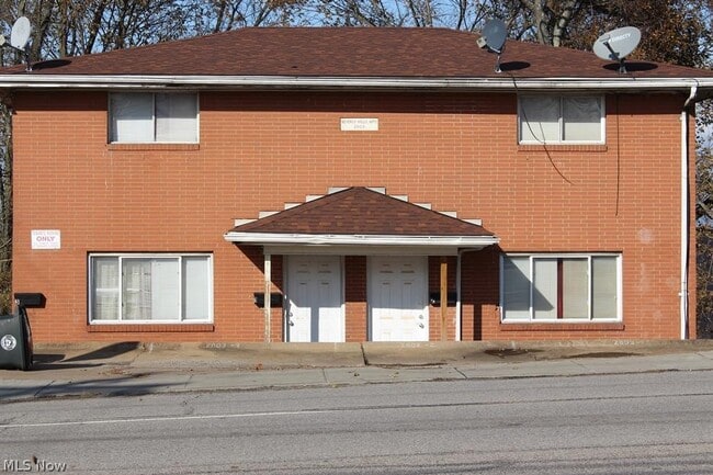 Building Photo - 2803 Sunset Blvd Unit 3