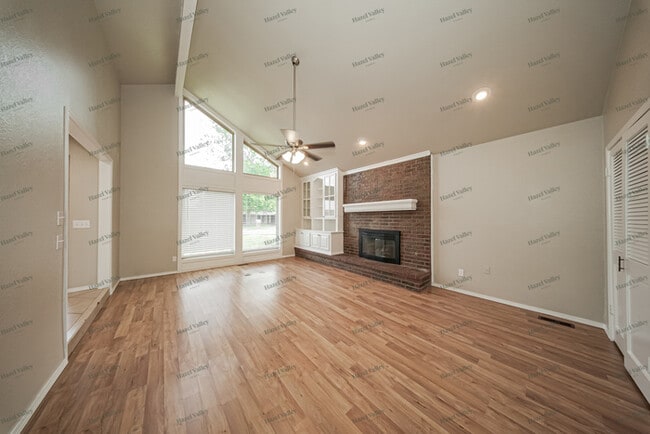 Photo - 1309 Pickford Ln